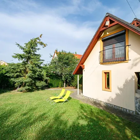 Albizia By Interhome Feriehus